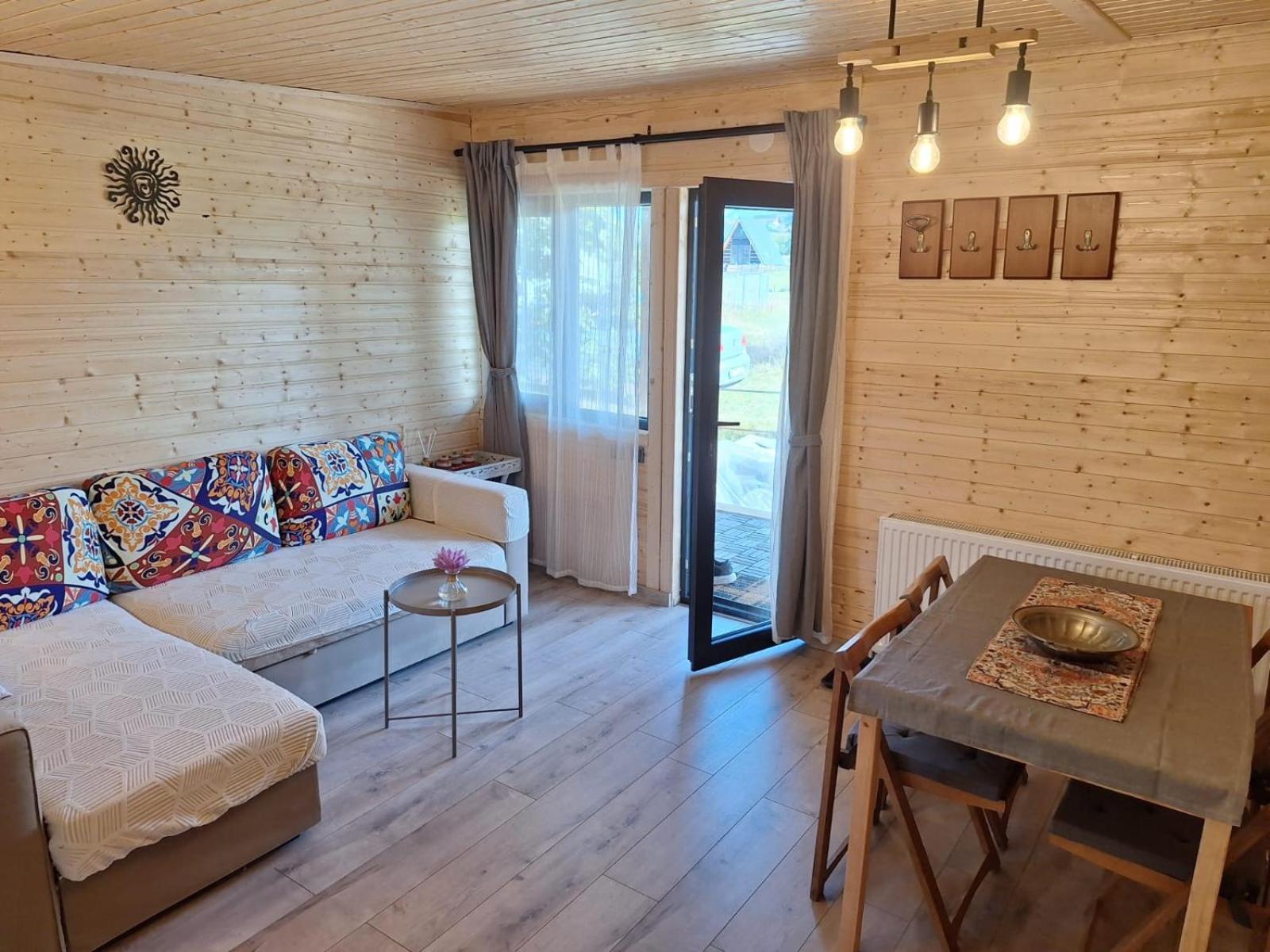 Bran White Clouds House And Chalet Bagian luar foto